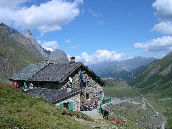rifugio-elisabetta_129_l.jpg (78 KB)