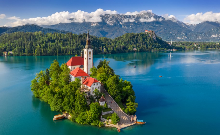 lake-bled-adobestock_280481651-snapscreen.jpg (130 KB)