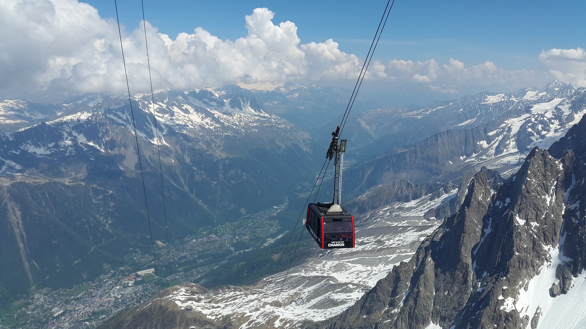 chamonix-2351332_1920-pixabay.jpg (579 KB)
