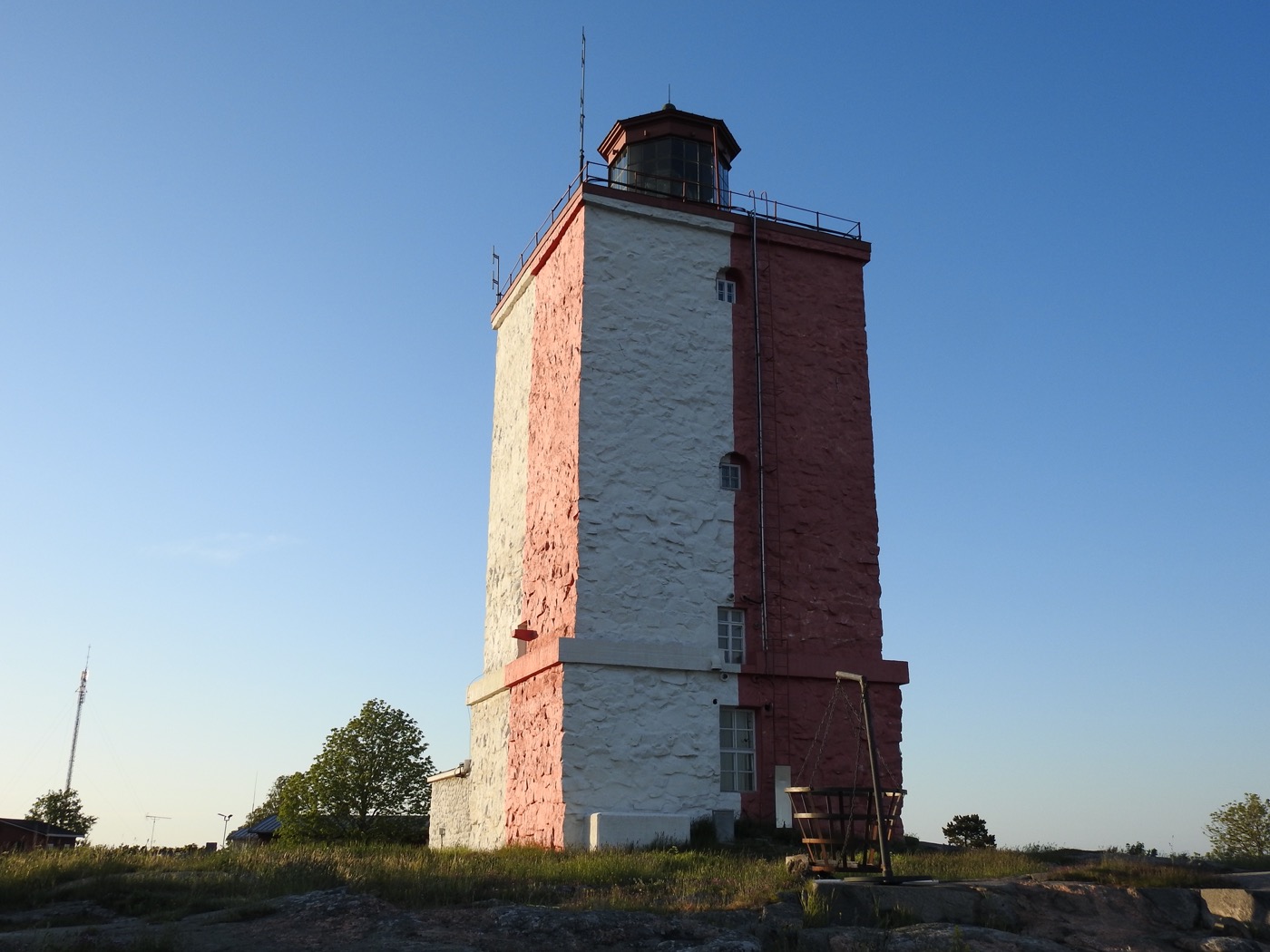 uto-majakka.jpg (239 KB)
